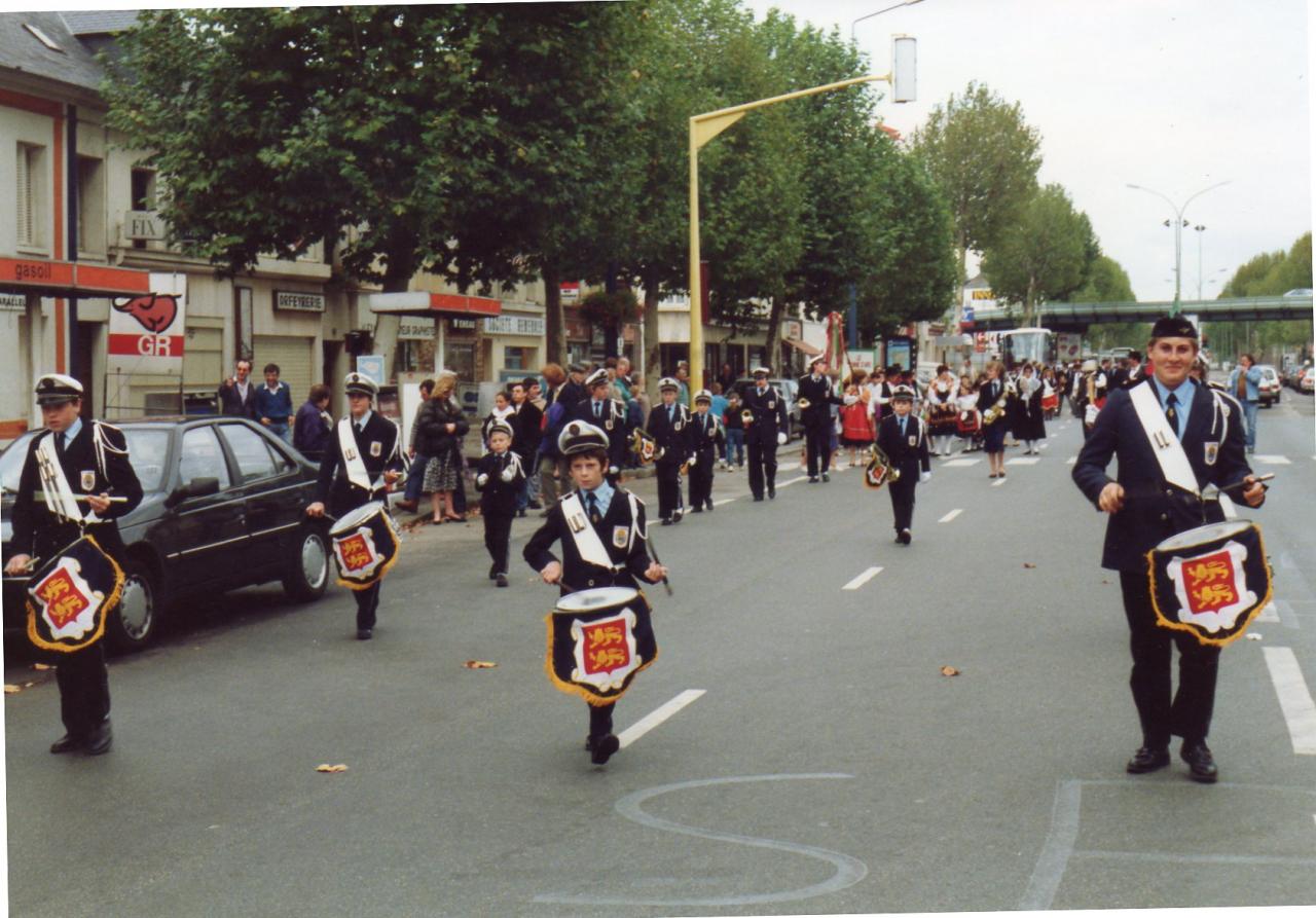 Défilé à Petit-Quevilly Octobre 1990
