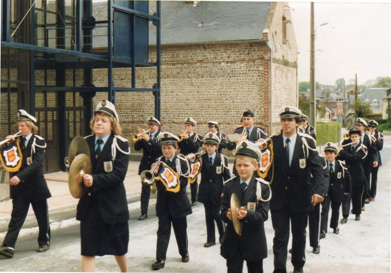 Défilé à Saint Valéry-en-Caux Mai 1991